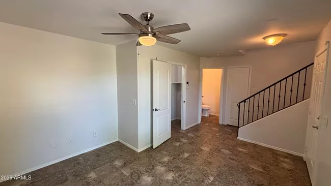 2125 E Huntington Dr Phoenix, AZ 85040 photo 3