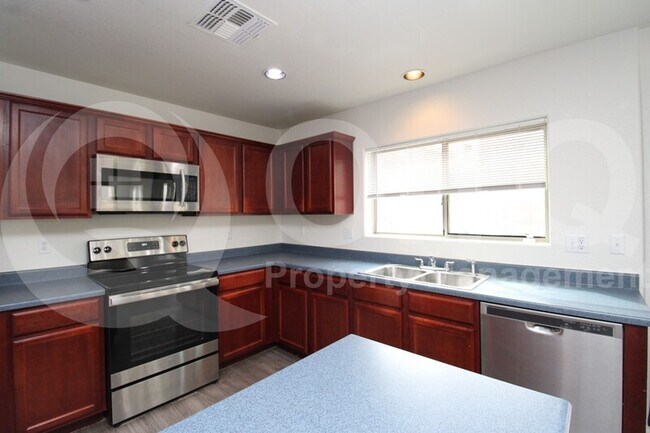 6411 W Branham Ln Phoenix, AZ 85339 photo 4
