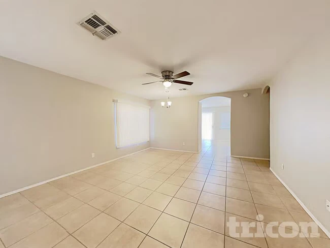 3555 W Via Del Sol Dr Glendale, AZ 85310 photo 4