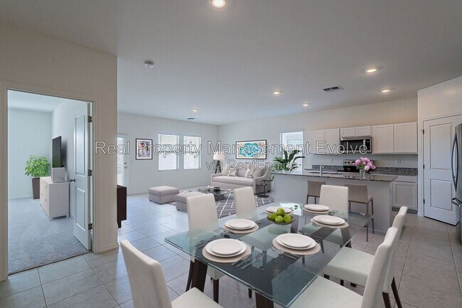 6512 W Magdalena Ln photo 5
