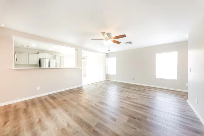 10043 N 115th Dr Youngtown, AZ 85363 photo 5