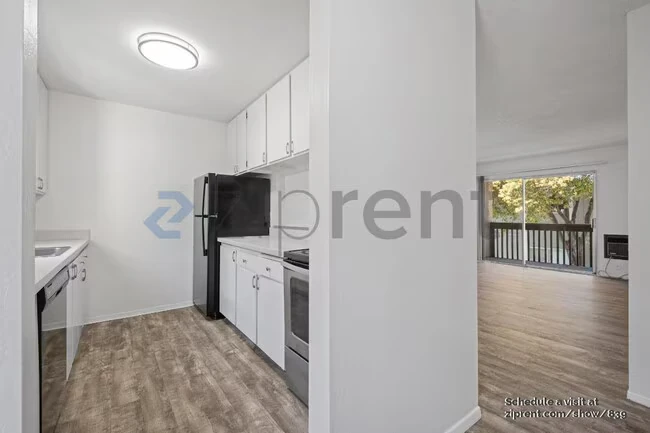 Unit 28 photo 5
