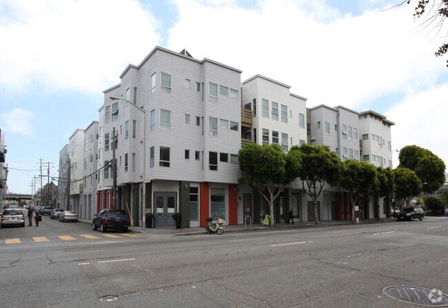 2BR/1BA Apartment on Columbia Square · San Francisco photo 4