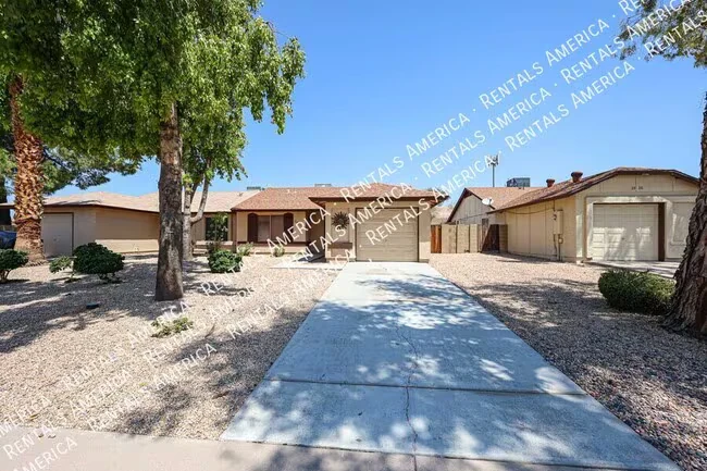 2834 E Isabella Ave photo 2