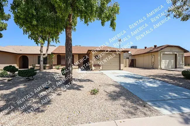 2834 E Isabella Ave photo 3