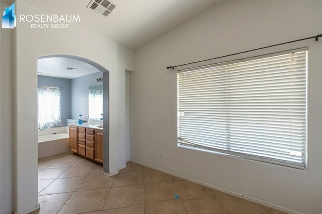 25873 W Miami St Buckeye, AZ 85326 photo 4