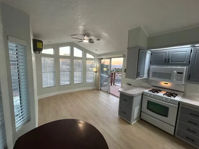 31352 Via Curtidor Winchester, CA 92596 photo 2