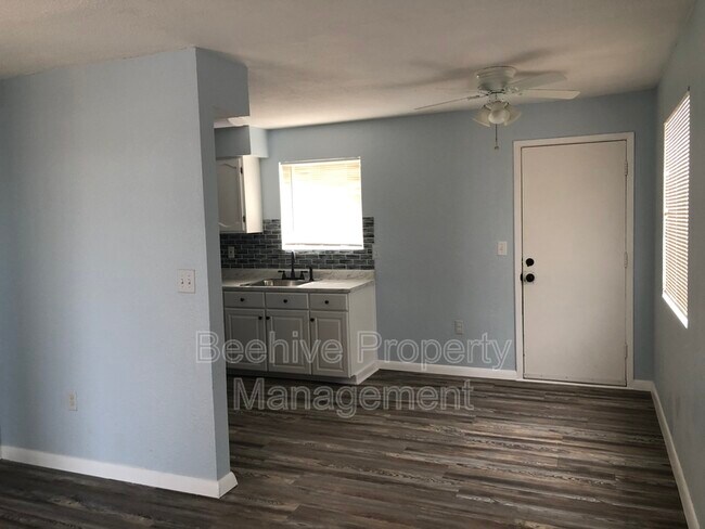 149 N Phyllis Mesa, AZ 85201 photo 3