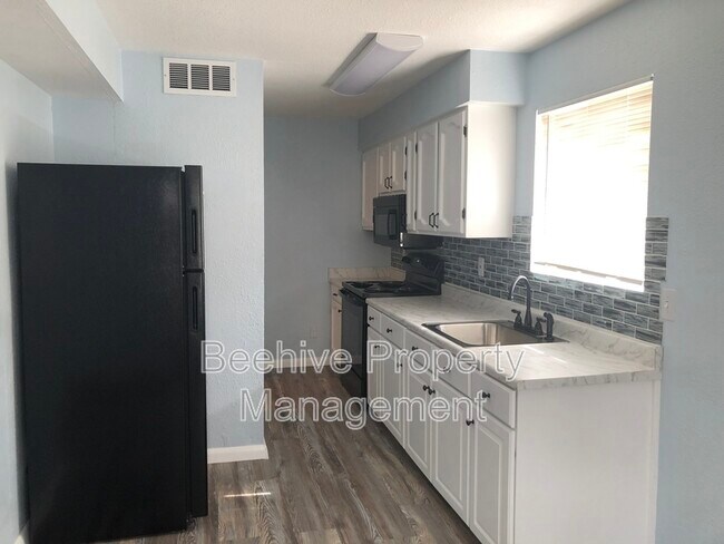149 N Phyllis Mesa, AZ 85201 photo 2