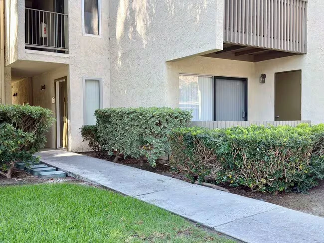 432 Edgehill Ln Oceanside, CA 92054