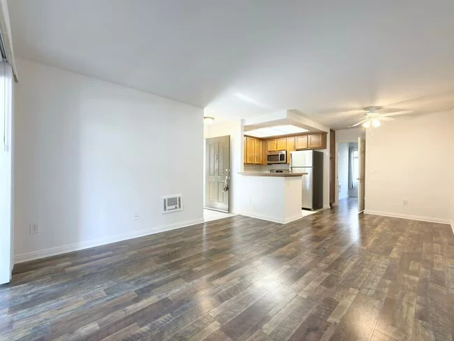 432 Edgehill Ln Oceanside, CA 92054 photo 4