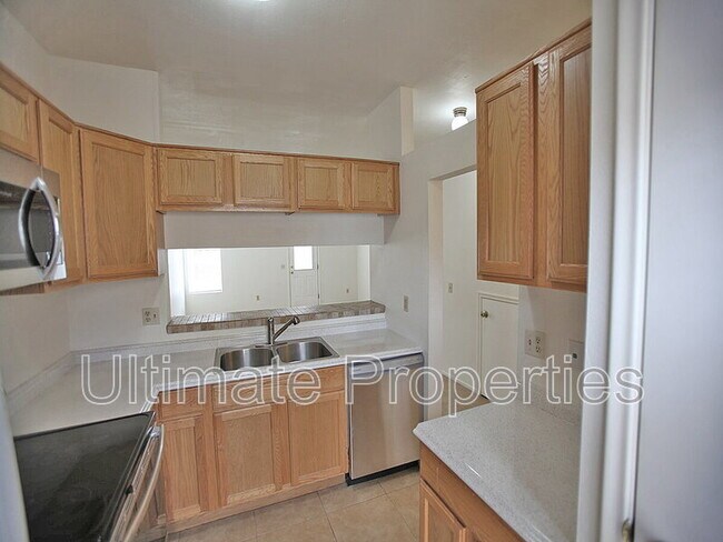 3411 W Morrow Dr Phoenix, AZ 85027 photo 5