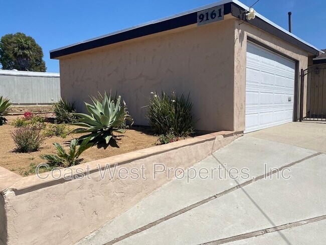 9161 Huntington Ave San Diego, CA 92123 photo 2