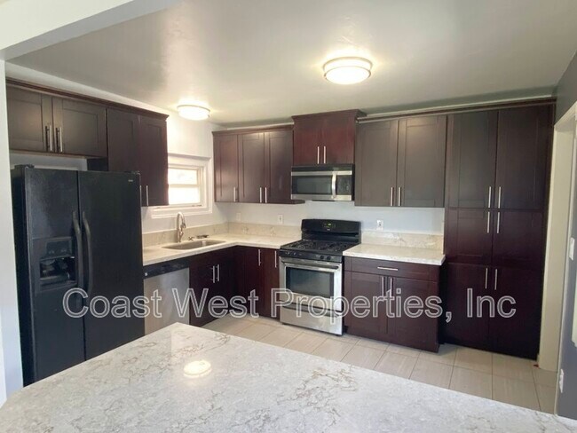 9161 Huntington Ave San Diego, CA 92123 photo 3