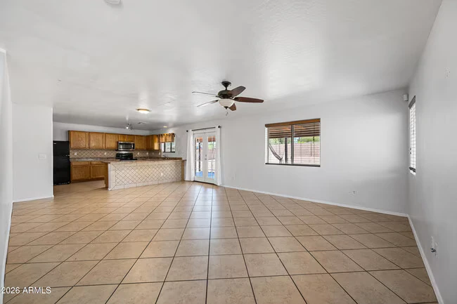 7940 W Florence Ave Phoenix, AZ 85043 photo 3