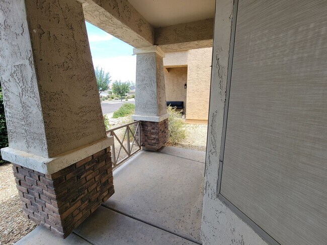 14881 N 175th Dr Surprise, AZ 85388 photo 2