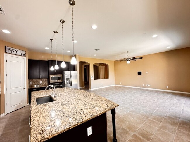 268 E Powell Way Chandler, AZ 85249 photo 4