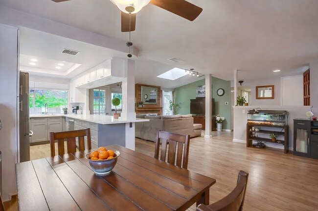 1140 Harding St Escondido, CA 92027 photo 4