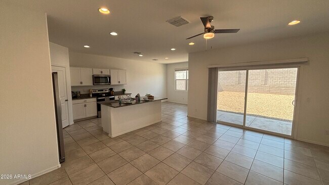 1136 W Sand Cyn Ct Casa Grande, AZ 85122 photo 3
