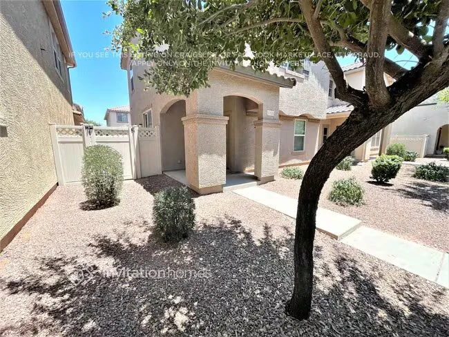 952 S Hawk Ln Gilbert, AZ 85296 photo 2