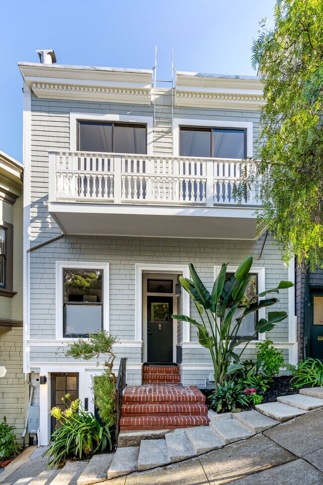 1023 Broadway San Francisco, CA 94133 photo 3