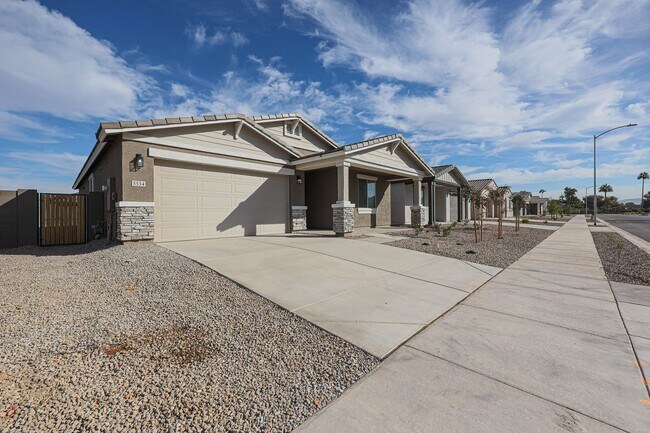 5534 W Summerside Rd Phoenix, AZ 85339 photo 2