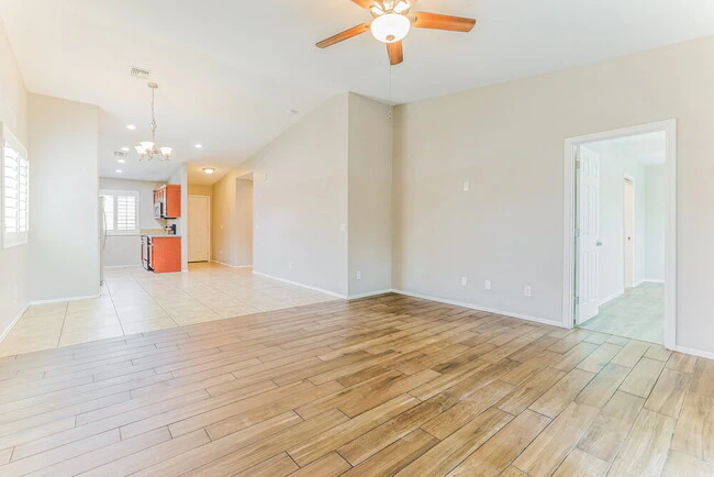 8127 S 5th Ave Phoenix, AZ 85041 photo 5