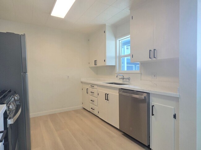 675 Johanna Ave Sunnyvale, CA 94085 photo 3