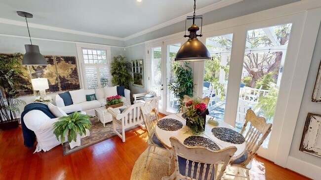 624 1st St Coronado, CA 92118