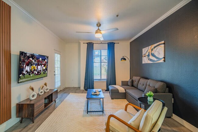 7455n N 95th Ave Glendale, AZ 85305 photo 2