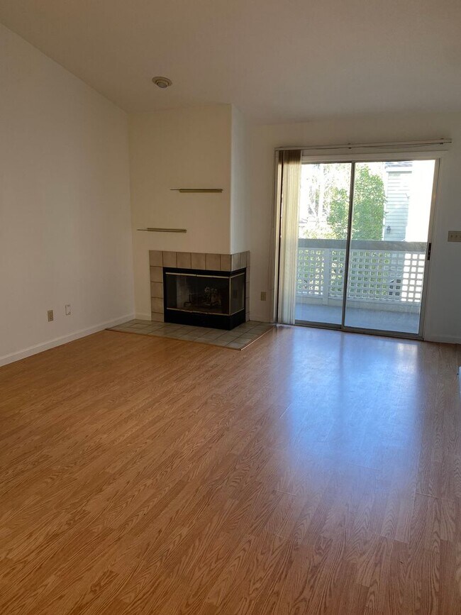 2 Bed 2 Bath Condo In Park Almaden Available Now! photo 2