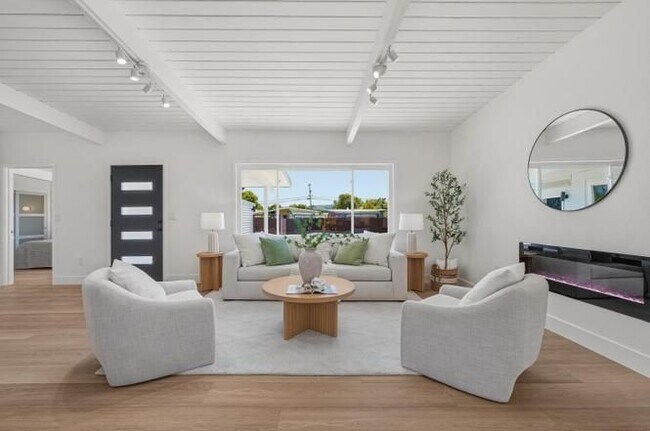 2053 Harding Ave San Mateo, CA 94403 photo 3