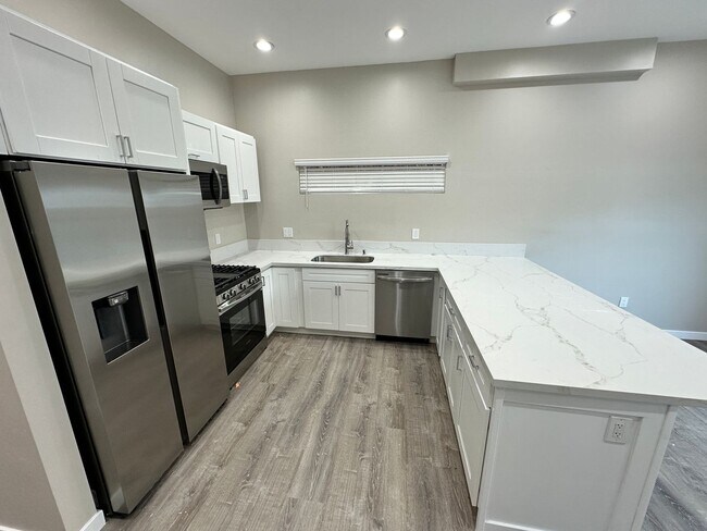 5128 Alumni Pl San Diego, CA 92115 photo 5