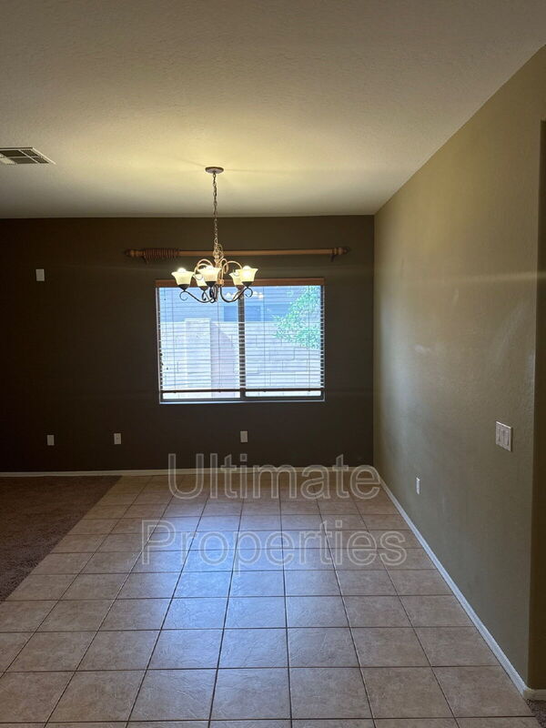 8207 W Salter Dr Peoria, AZ 85382 photo 4