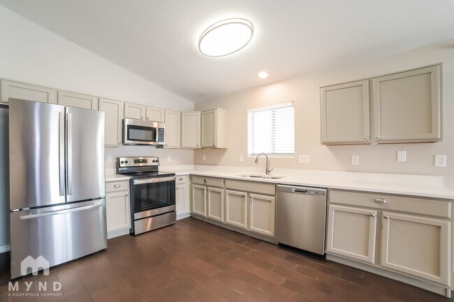 10238 W Hess St photo 3