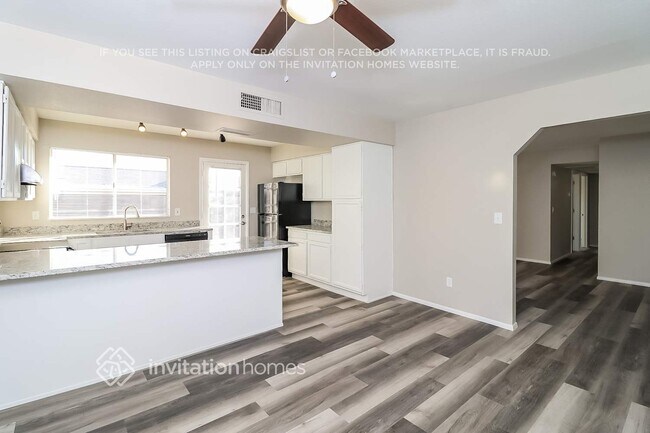 8509 W Golden Ln Peoria, AZ 85345 photo 5