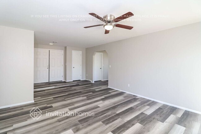 8509 W Golden Ln Peoria, AZ 85345 photo 3