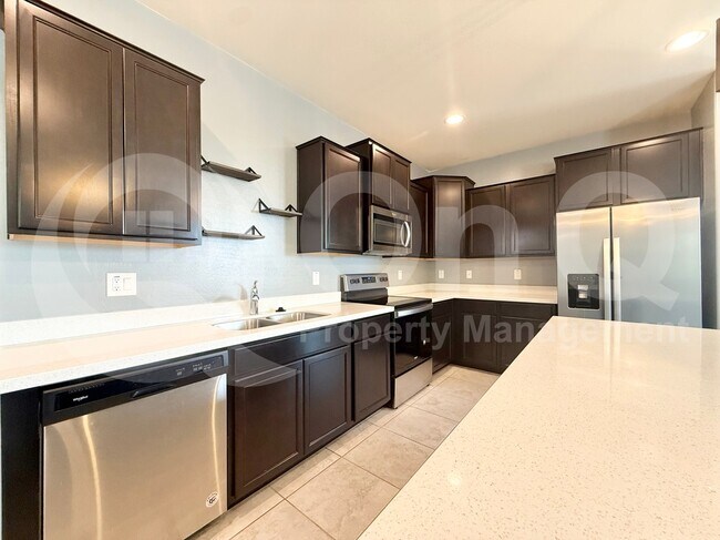 17591 W Jessie Ln Surprise, AZ 85387 photo 3