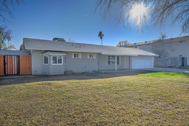 2133 W Morten Ave Phoenix, AZ 85021 photo 2