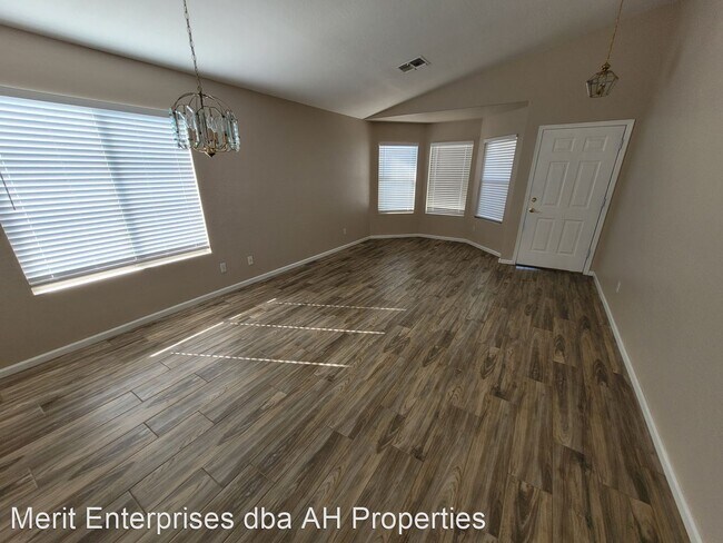 1803 E Hamel Way Phoenix, AZ 85022 photo 2