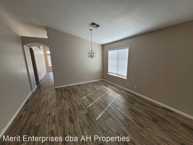 1803 E Hamel Way Phoenix, AZ 85022 photo 3