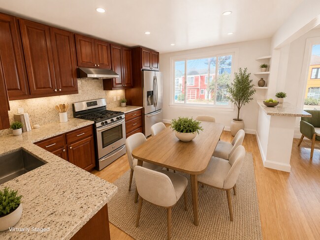 Charming 3 Bed 2 Bath Home Steps From Ocean Beach photo 4