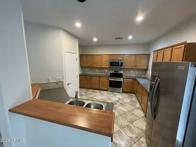 40411 W Helen Ct Maricopa, AZ 85138 photo 3