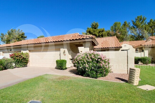 970 E Chilton Dr Tempe, AZ 85283 photo 2