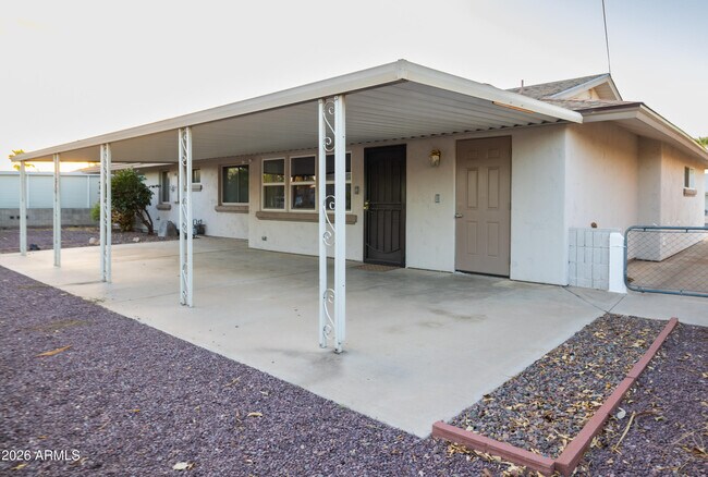11208 N 105th Ave Sun City, AZ 85351 photo 2
