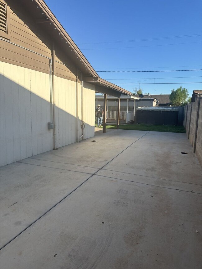 121 E Millett Ave Mesa, AZ 85210 photo 4