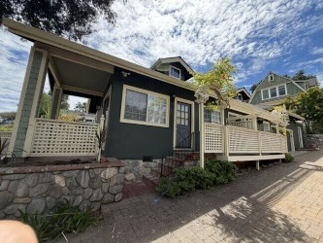 225 Massol Ave Los Gatos, CA 95030 photo 3