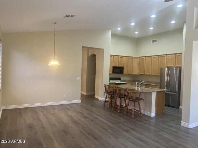 7033 W Irma Ln Glendale, AZ 85308 photo 5