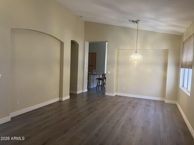 7033 W Irma Ln Glendale, AZ 85308 photo 2