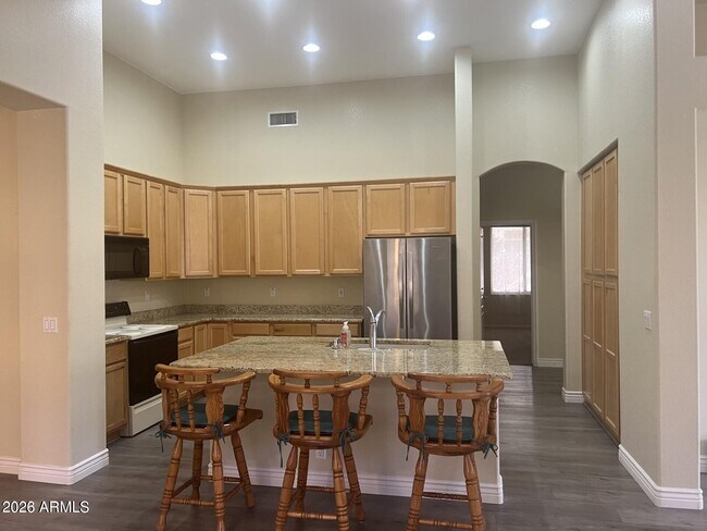 7033 W Irma Ln Glendale, AZ 85308 photo 4